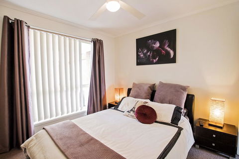 Sleepy Shackell - Echuca Moama Holiday Accommodation - Bet 4u 0