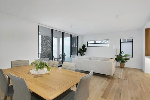 SOKO Waterfront West End - Click Find 2