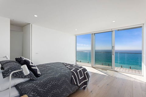 Southpoint -Brand New Home, Oceanfront Views - Bet 4u 3