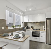 Spacious apartment within minutes of Acland Street - Click Find
