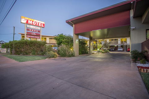 Spinifex Motel And Serviced Apartments - Click Find 1