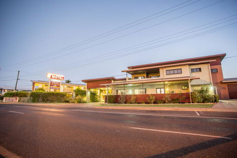 Spinifex Motel And Serviced Apartments - Click Find 0