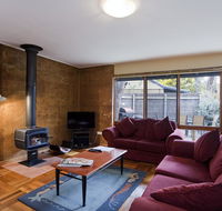 Split Point Cottages - Click Find