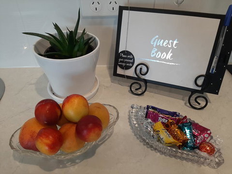 Spring Beach Garden Retreat - Bridge Guide 3