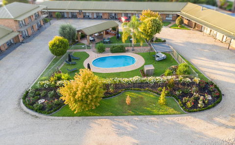 Statesman Motor Inn - Click Find 2