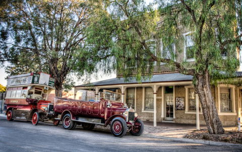 Steampacket Inn - Click Find 0