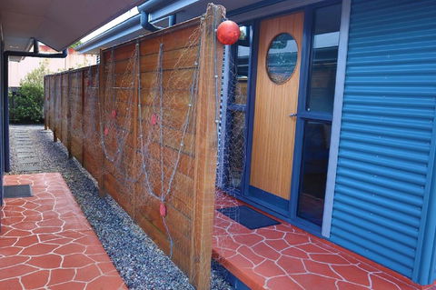 Strahan Bungalows - Click Find 3