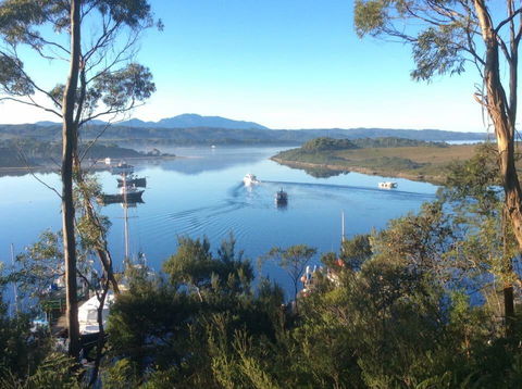 Strahan Wilderness Lodge - Click Find 2