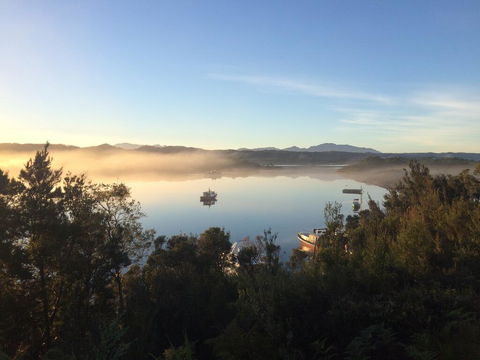 Strahan Wilderness Lodge - Click Find 0