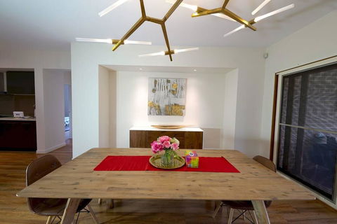 Stylish Luxe House For Big Group Near Shopping Center - Bet 4u 2