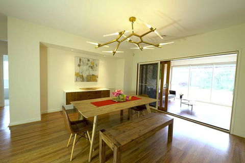 Stylish Luxe House For Big Group Near Shopping Center - Bet 4u 3