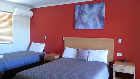 Summit Motel - Click Find 1