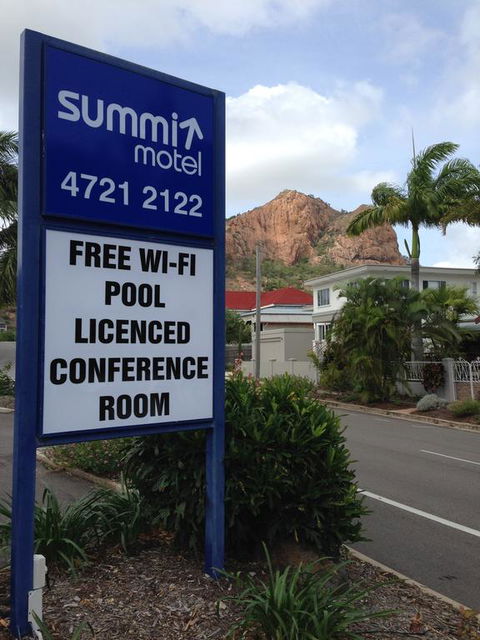 Summit Motel - Click Find 3