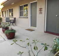 Sunbird Motel - Click Find