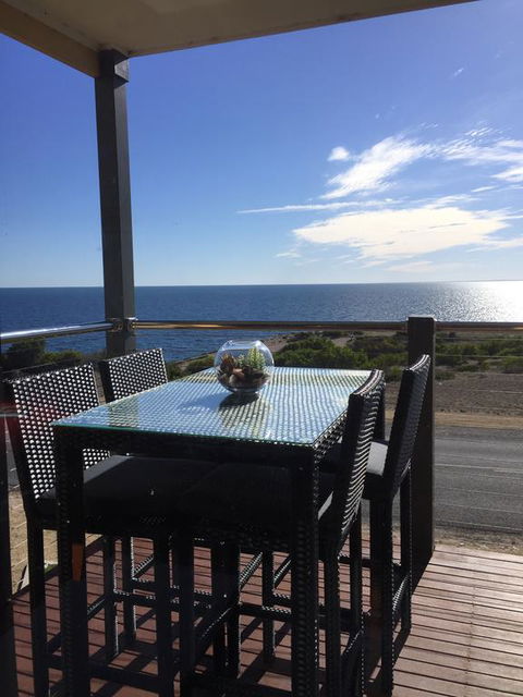 Sunset Cove Beach House - Click Find 1