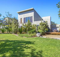 Sunshine Beach House-25 metre walk to the beach - Click Find