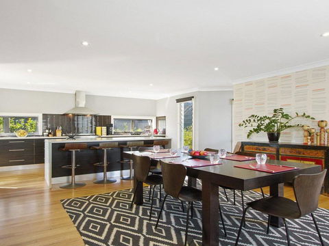 Sunshine Beach House-25 Metre Walk To The Beach - Bridge Guide 2