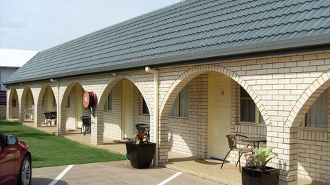 Sunshine Coast Airport Motel - Click Find 3
