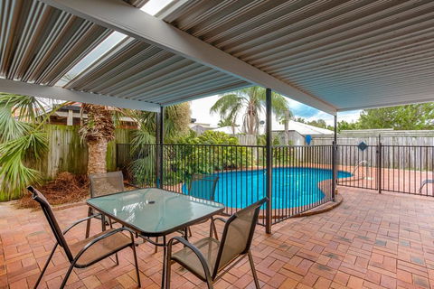Sunyata Beach House - Rainbow Beach, Beachside Escape With A Pool, Pet Friendly And Wi-Fi - Click Find 1