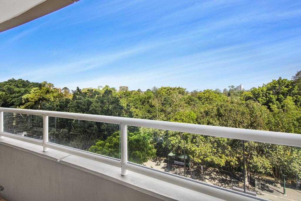 Brisbane And Surrounds QLD Click Find