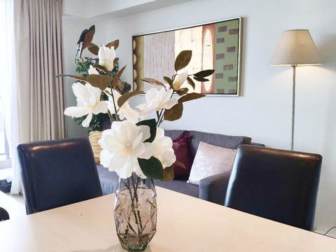 Super Luxurious Apartment On North Terrace - Bridge Guide 2