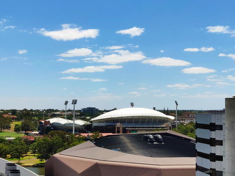 Super Luxurious Apartment On North Terrace - Who Is Search 1