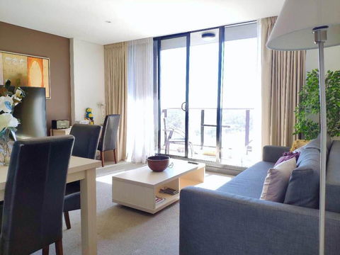 Super Luxurious Apartment On North Terrace - Bridge Guide 0