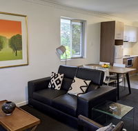 Superb 2 BR Apartment Minutes to CBD- Cen8 - Click Find