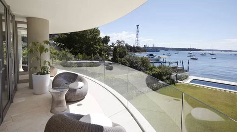 Superb 3 Bedroom, 2 Bathroom First Level Waterfront - Click Find 3