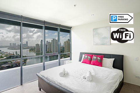 Superb Surfers Paradise Apartment - Top Location! - Bet 4u 0