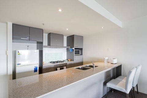 Superb Surfers Paradise Apartment - Top Location! - Bet 4u 2