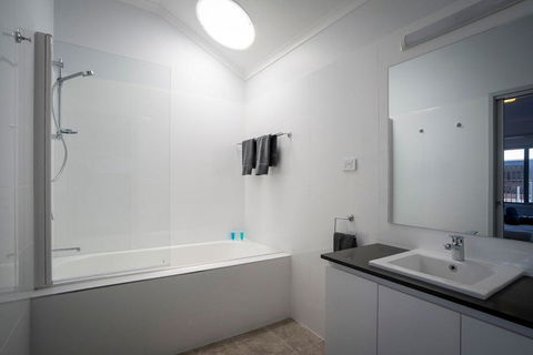 Surf Beach Holiday Park - Lavinia 2