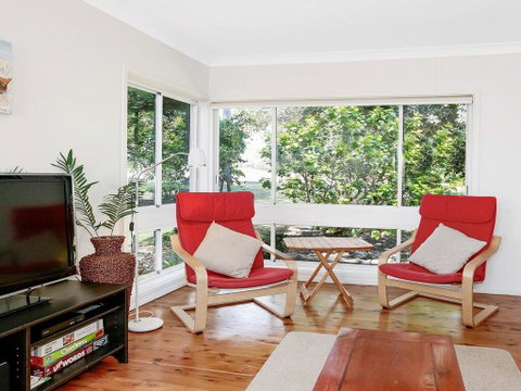Surf Beach Views - Quiet Position, Close To Beach - Lawyer Find 0