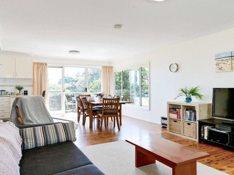 Surf Beach Views - Quiet Position, Close To Beach - Lawyer Find 3