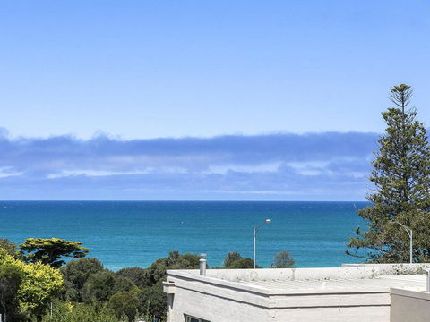 SURF CENTRAL - Wifi, Double Garage & Smack Bang In The Middle Of Town - Click Find 3