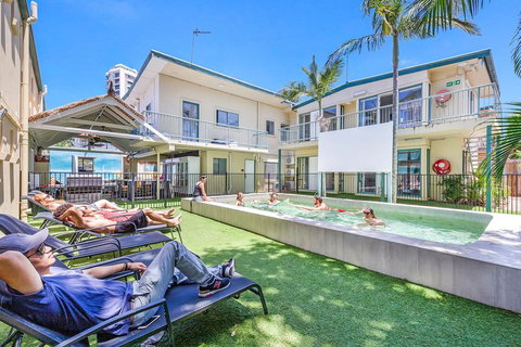 Surf Inn - Click Find 0