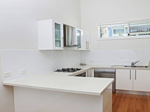 Surf Mist - Contemporary Seaside Duplex - Lawyer Find 3