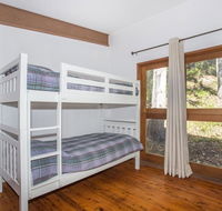 Surfers Ave 17 Narrawallee - Click Find