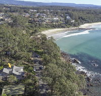 Surfers Ave Retreat Narrawallee - Click Find