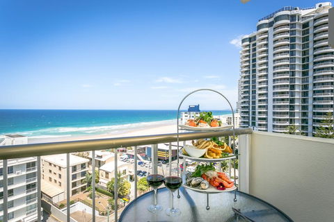 Surfers Beachside Holiday Apartments - DBD 0