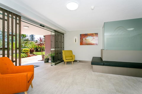 Surfers Beachside Holiday Apartments - DBD 2