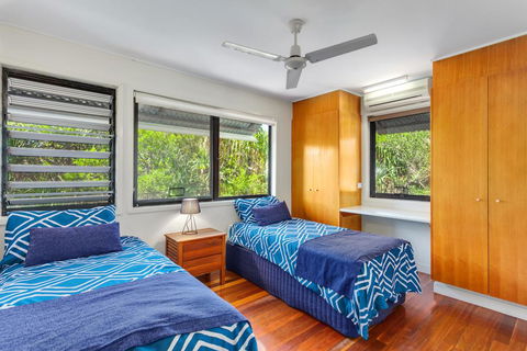 Surfside Beach House 17 - Rainbow Shores, Swimming Pool, 2 Minute Walk To Beach, Air Conditioning, Relax Here - Click Find 3