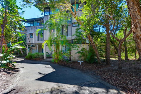 Surfside Beach House 17 - Rainbow Shores, Swimming Pool, 2 Minute Walk To Beach, Air Conditioning, Relax Here - Click Find 0