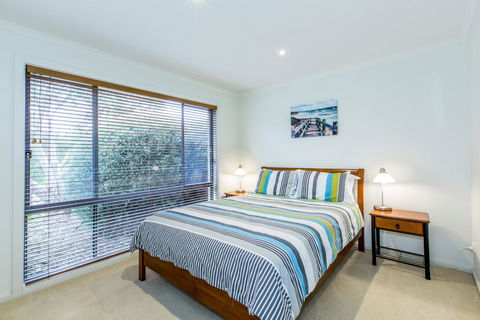 SURFSIDE GETAWAY IN PICTURESQUE INVERLOCH - Click Find 2