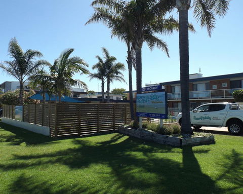 Surfside Merimbula Holiday Apartments - Click Find 1