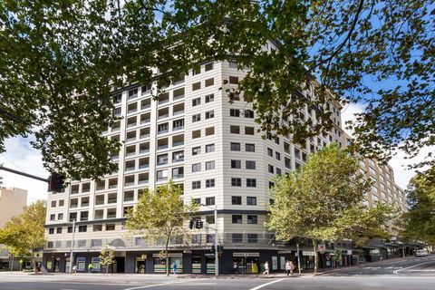 Surry Hills Fully Self Contained Modern 1 Bed Apartment (1012ELZ) - Bet 4u 0