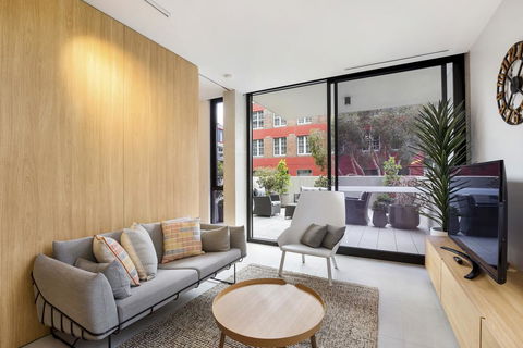 Surry Hills Modern Furnished Self-Contained Apartment (ELZ) - Click Find 2