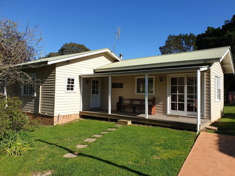Sutton Forest Cottage - Lavinia 0