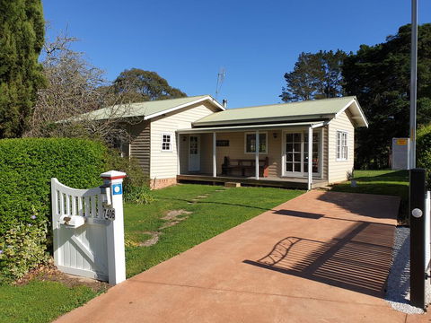 Sutton Forest Cottage - Lavinia 1