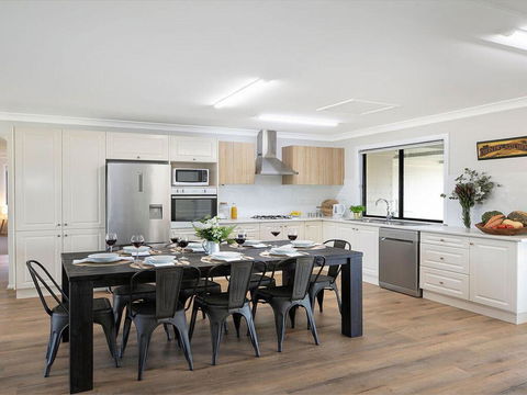 Sutton Forest Retreat Jimmy's Homestead - Click Find 2